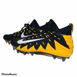 Nike Alpha Menace Football Cleats